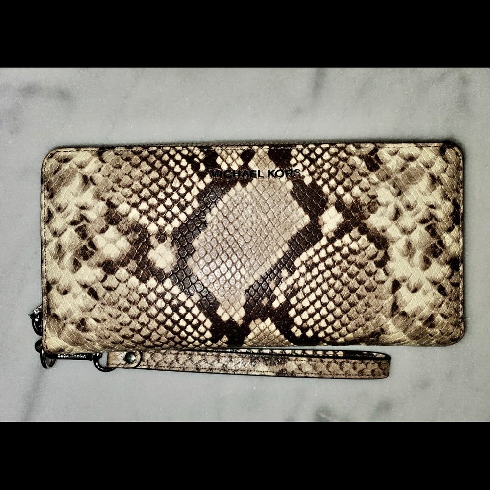 MK Natural Continental Wristlet